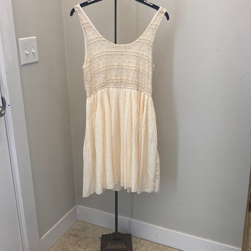 Gianni Bini NWT Ivory Lace Pleated Social Party Cocktail Dress Womens Med M